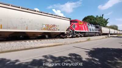 The first train carried entirely by AC44C6M model locomotives to pass through the Mexican southeast (State of Veracruz, M&eacute;xico)