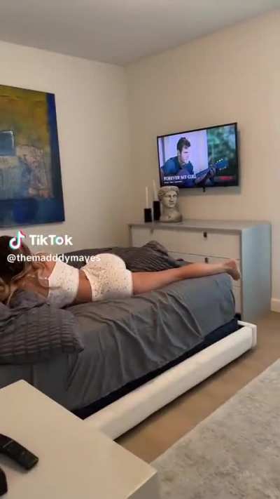 @themaddymayes