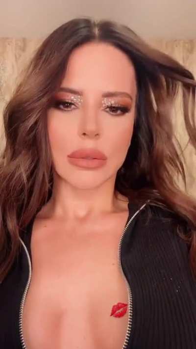 Simge Sağın