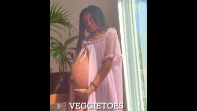 I was such a pretty preggo. Who&rsquo;s trying to be my next baby daddy ?