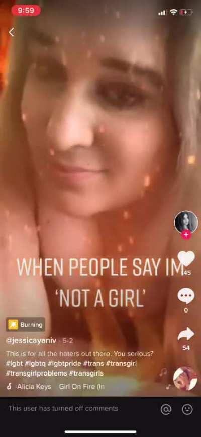 Jessica Yaniv proves he’s a woman by showing off his “boobs”
