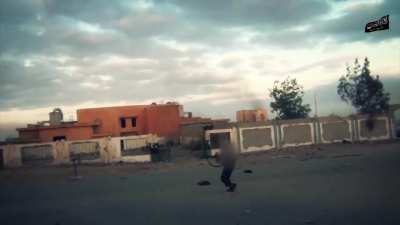 Rare footage of the Libyan extremist Ansar Al Sharia attack LNA positions in the Ganfouda district "Battle of Benghazi" 2015. 