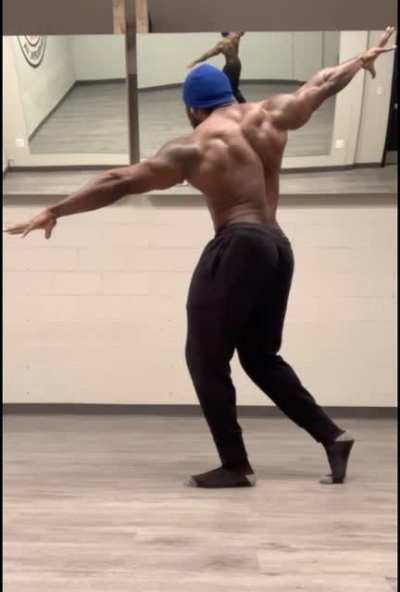 10 weeks from the my NPC regional show. Practicing some freestyle posing.