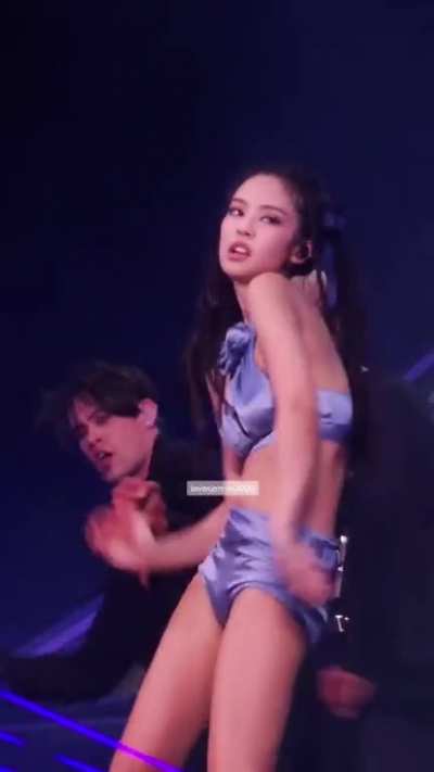 230423 - Jennie