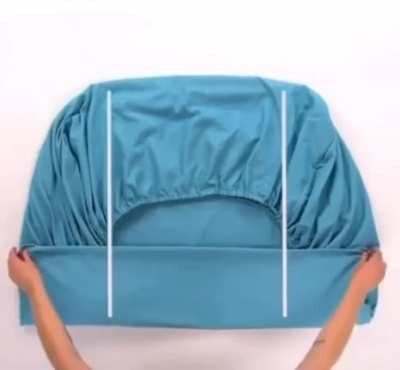How to easily, and neatly, fold a fitted bedsheet