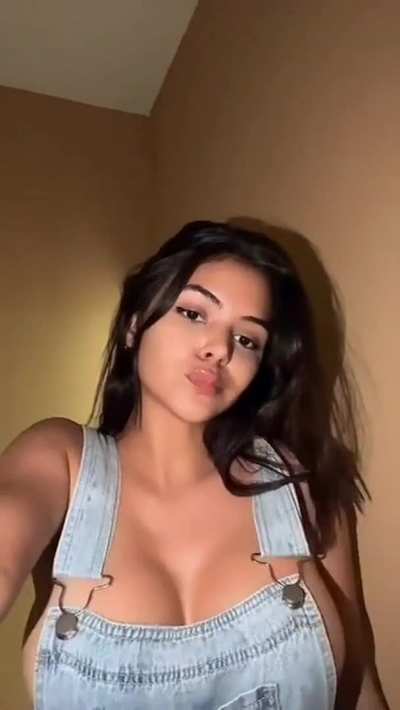 Diya Mohan with her massive milk tankers🍈🤤