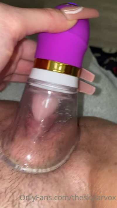 I wish to play with her pussy lips
