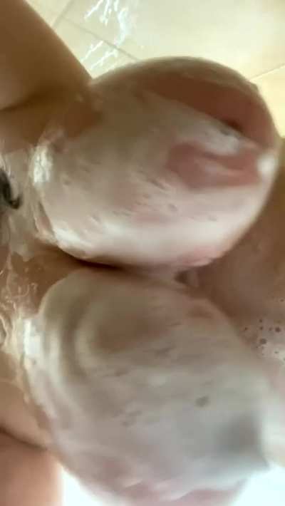 Y&rsquo;all like natural titties right? i&rsquo;m desperate to be titty fucked for the first time:(