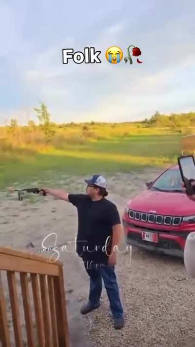 Bro tries shooting sawed off shotgun one handed