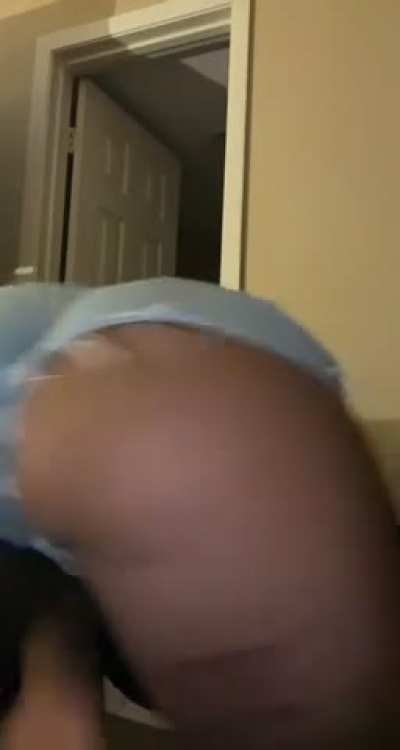it move like this in jeans lol