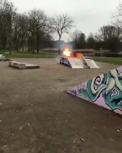 Don&rsquo;t play with fire!