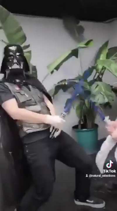 Epic Lightsabre Battle from skullstore.ca