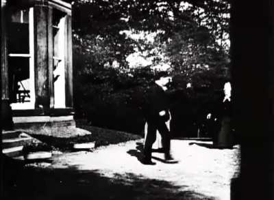 Roundhay Garden Scene: The oldest surviving film [1888]