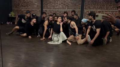 Mouni Roy 