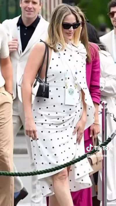 Margot Robbie pregnant