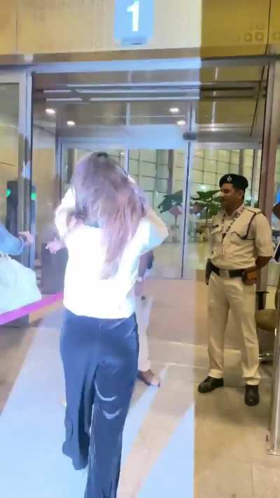 Kiara Slays in White &amp;amp; Black outfit at Airport