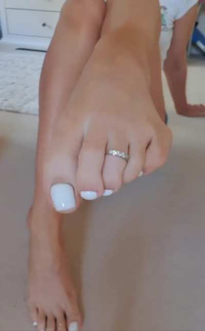 Will you suck my toe rings off? &eth;