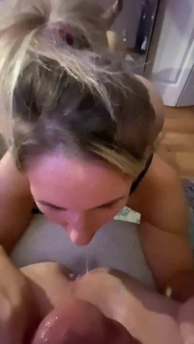 I like to get it wet when I eat my husband&rsquo;s ass 🤤