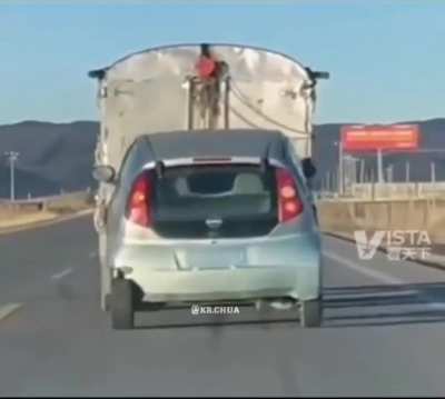 I see a happy car getting pulled.