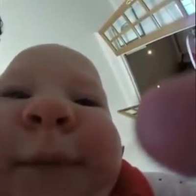 👶