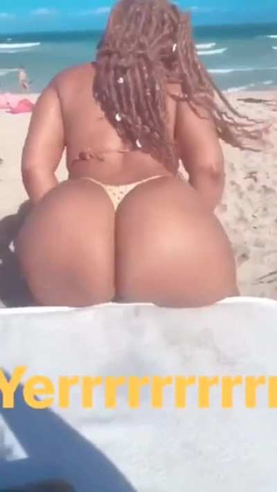 BOOM BOOM BOOM 🎂🍑
