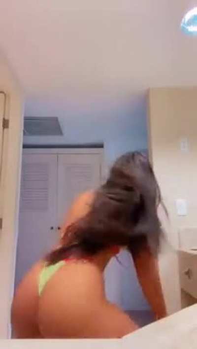 Ayarla Souza
