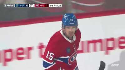 Ivan Demidov sends Newhook a godlike feed for the Habs' first home goal of the season