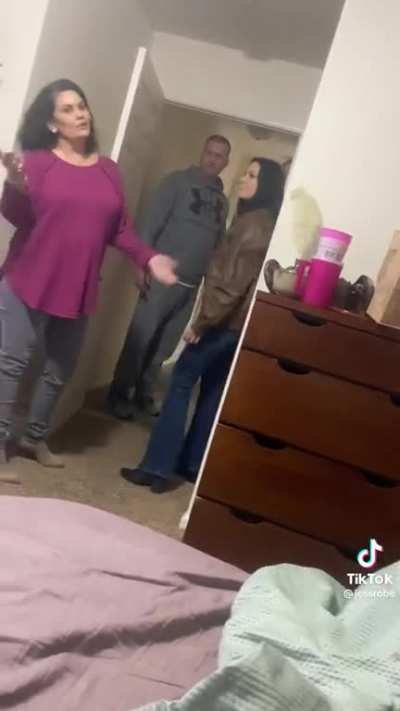 Roommates mom going full Karen