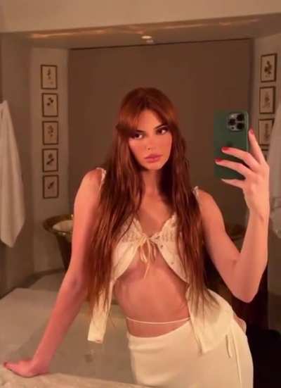 Looking stunning in her new Insta story