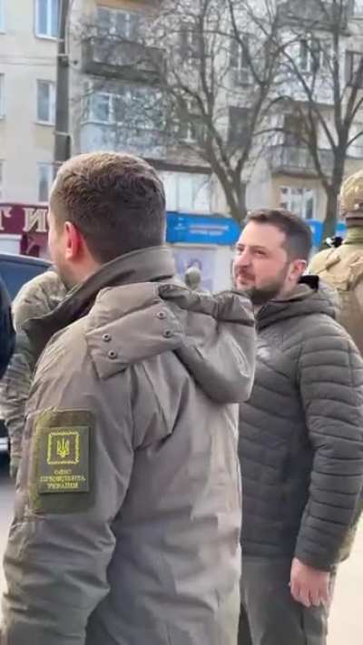 A heartwarming interaction between President Zelensky and Kherson residents