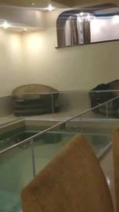 How to correctly enter a swimming pool