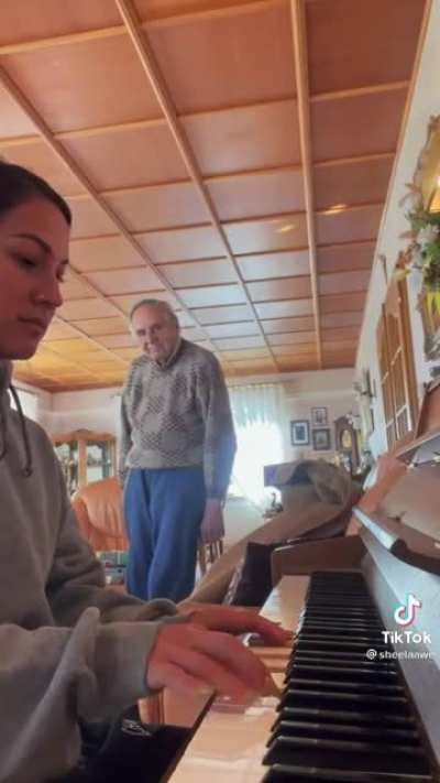 Playing piano for grandfather with Alzheimer&rsquo;s