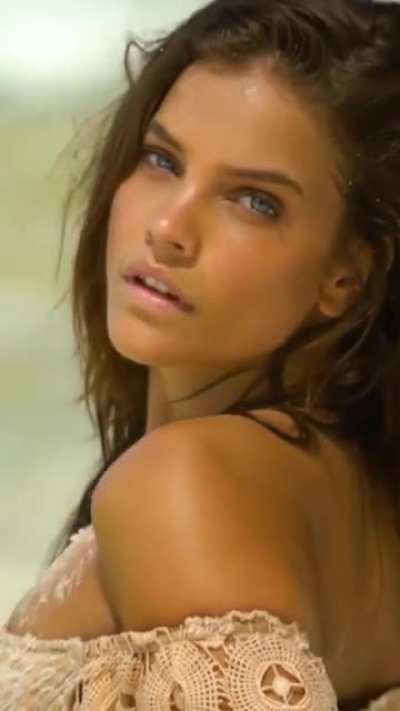 Barbara Palvin - Sports Illustrated Swimsuit 2017 - Intimates Vertical Edit