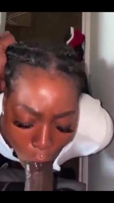Apparently that’s his Cousin😳 but dat throat solid af🥵