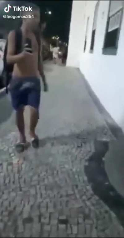 Deve ter ficado um clim&atilde;o dps disso