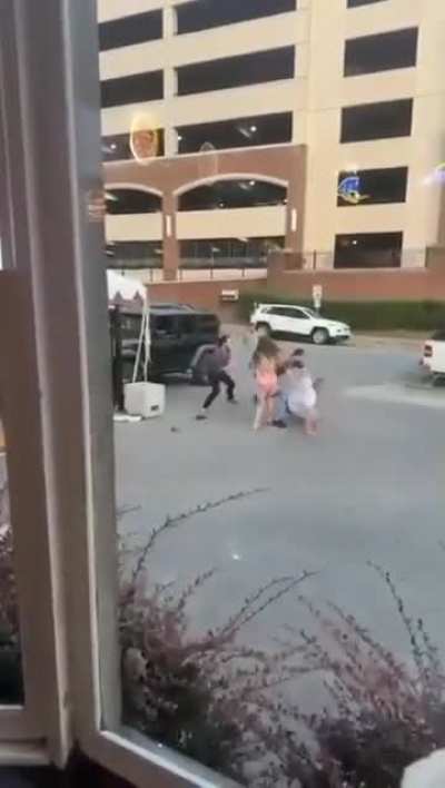 8 Mart özel videosu bıçaklı karı uçan diz yiyor eşit bir dünya hepimizin hakkı