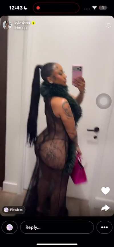 Phewwwww she&rsquo;s out 2nite😍😍😍