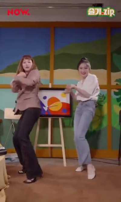 210604 Seulgi dancing to &lsquo;Wow Thing&rsquo; with Lee Chaeyeon on Seulgi.ZIP