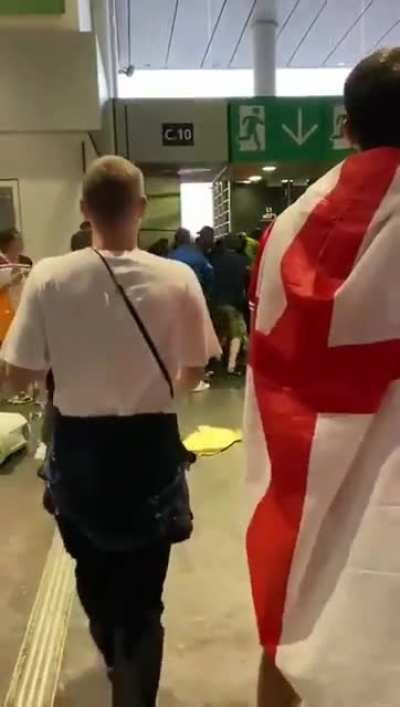 The English attacks in the corridors of the stadium
