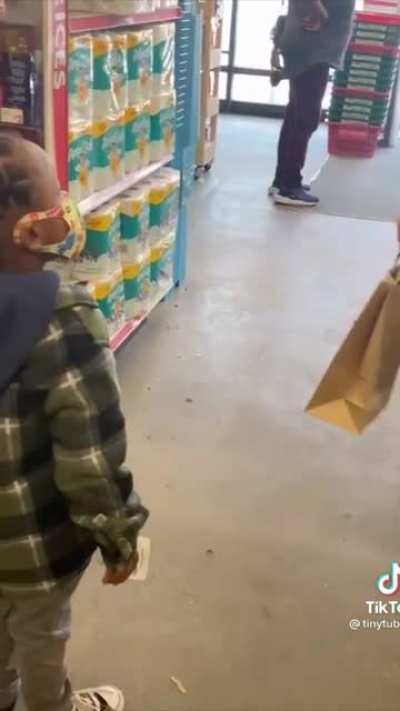 Ultimate meltdown at the Dollar General ends with the cops getting called to deescalate the situation
