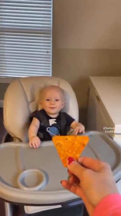 👶