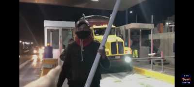 To get the names of toll workers &hellip;after charging tollgate