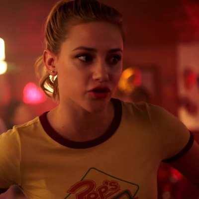 Lili Reinhart