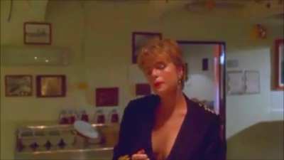 Erika Eleniak