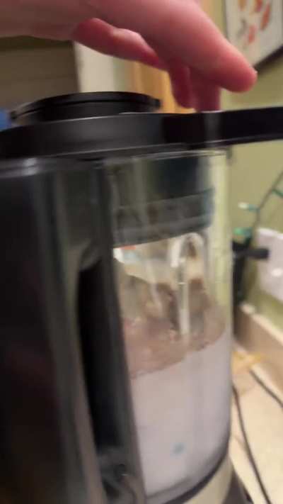 Why won&rsquo;t this lid close!!??