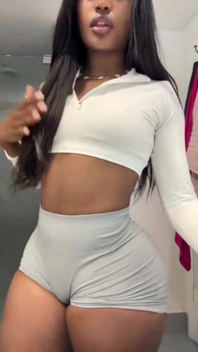 Rabuda gostosa 🤤