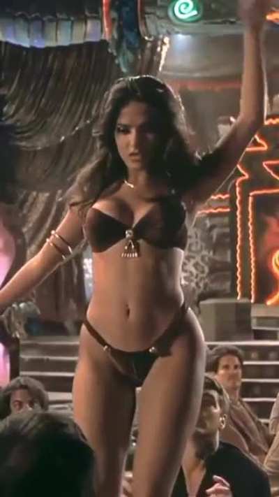 Salma hayek in 4k