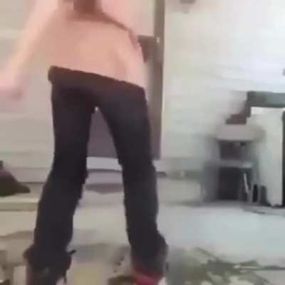 “Ma shoes un-tide”