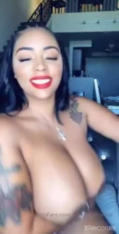 🍈Big and hot tits🥵 CONTENT IN COMMENTS🔽