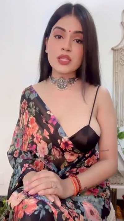 Nidhi in Saree